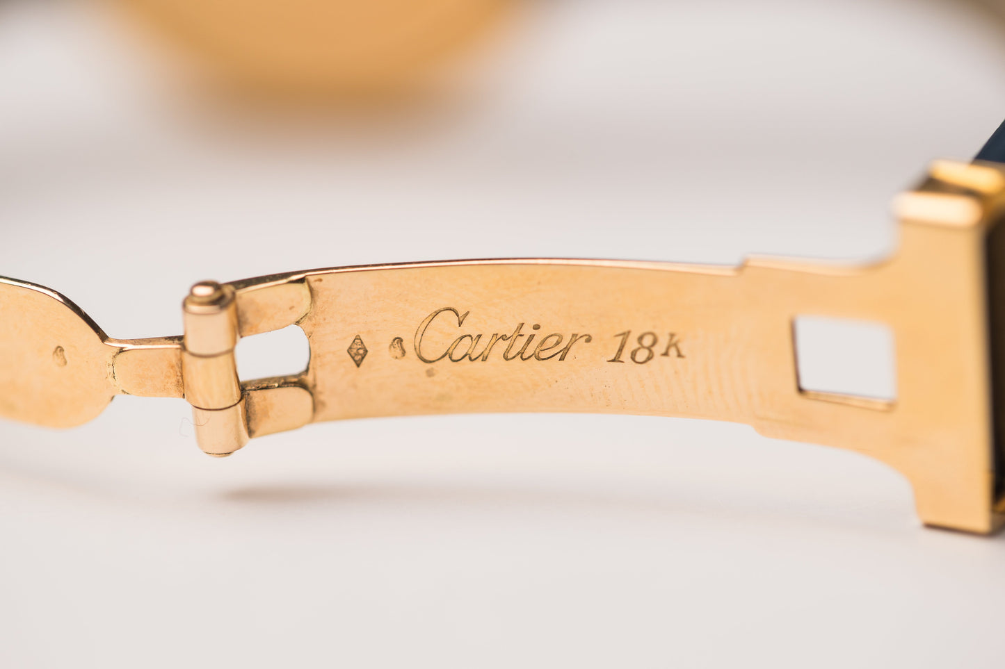 Cartier Ellipse GM 18k Gold
